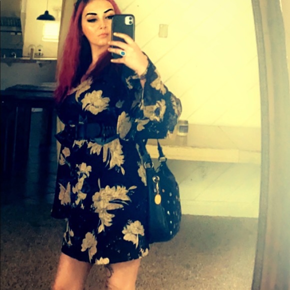 Black and taupe floral ruffle sleeve shift dress Small S Large L - Picture 4 of 5